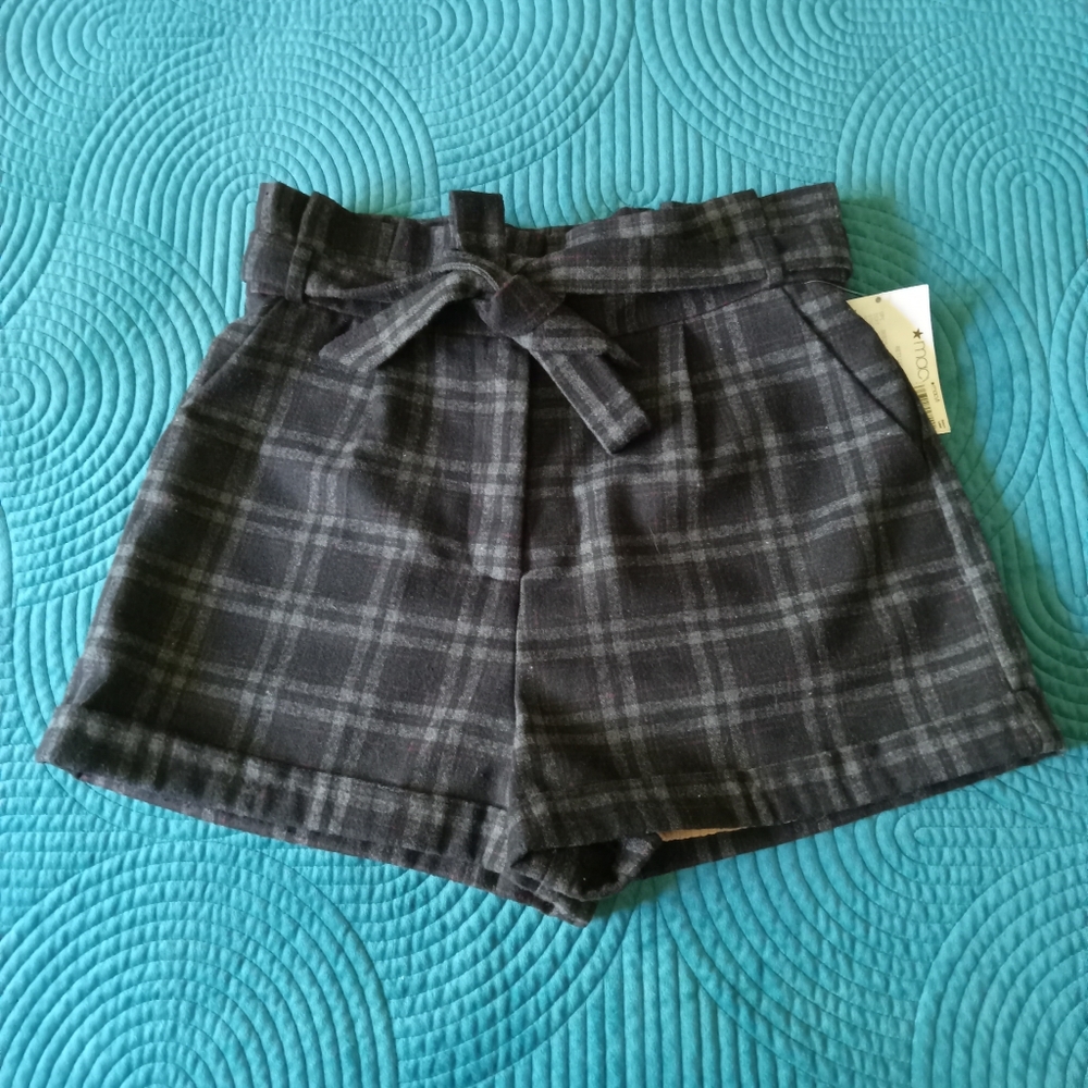 NEW! Blossom & Clover Gray & Red Plaid Wool blend paper bag shorts NWT size 4
